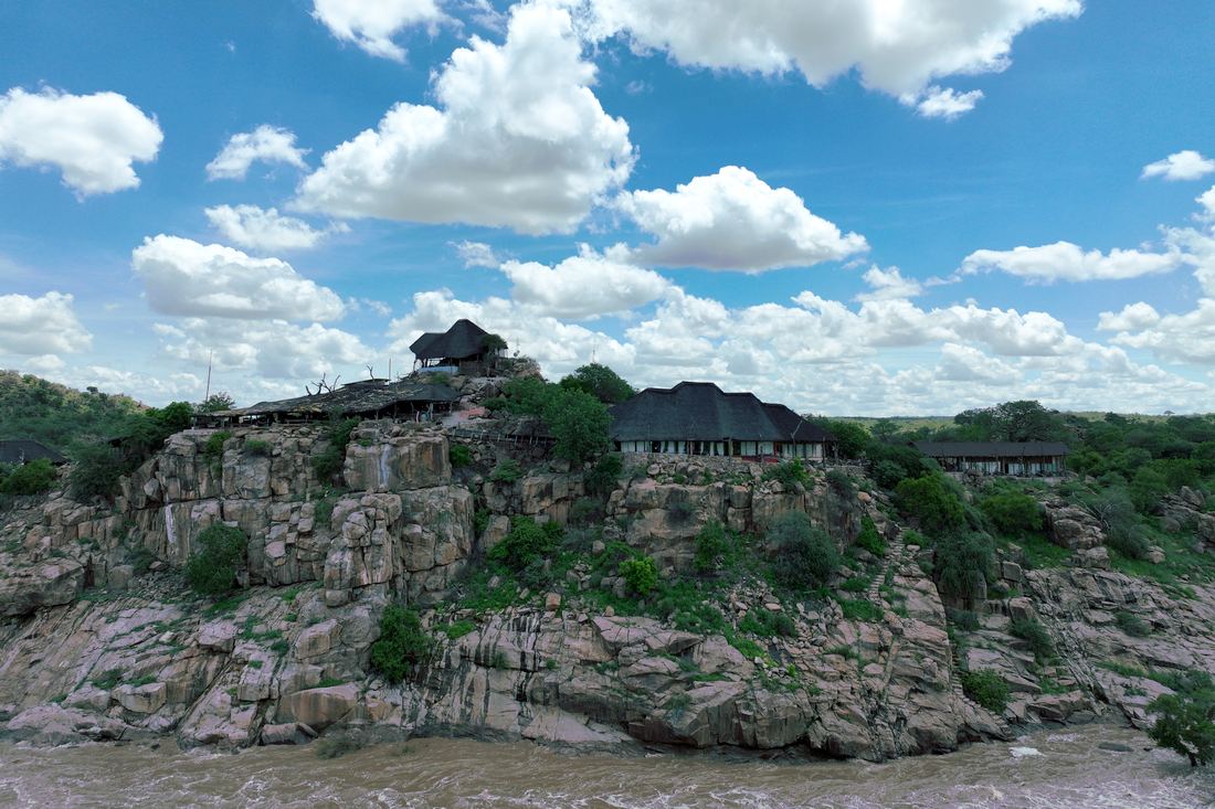 Lesedi Game Reserve, photograph 2 of 12