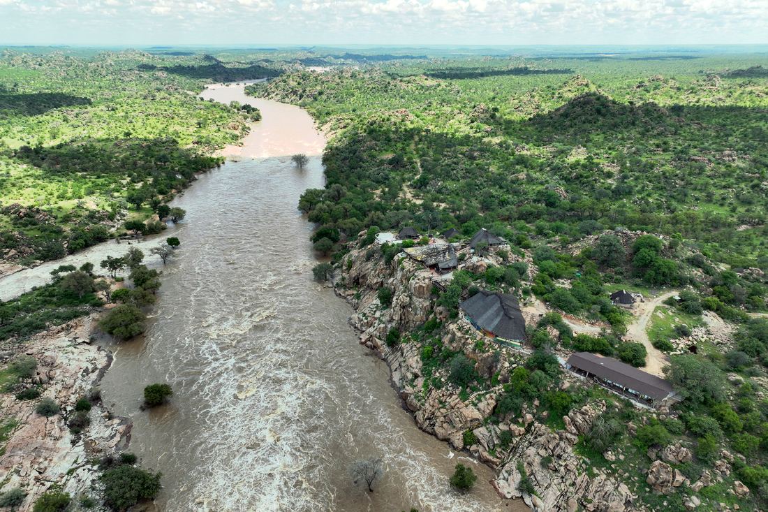 Lesedi Game Reserve, photograph 1 of 12
